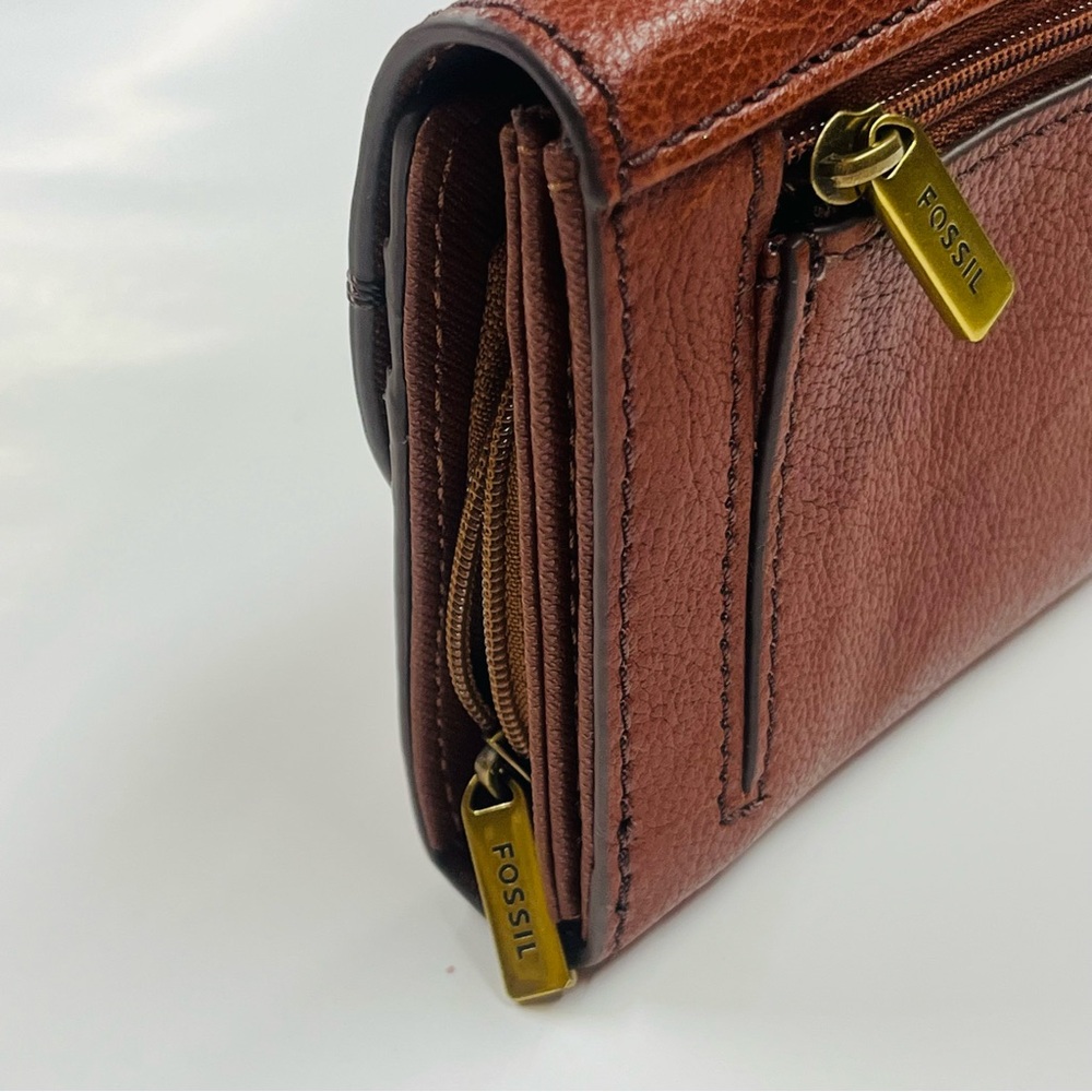 Fossil Woman’s Brown Wallet Never Used - Picture 11 of 11